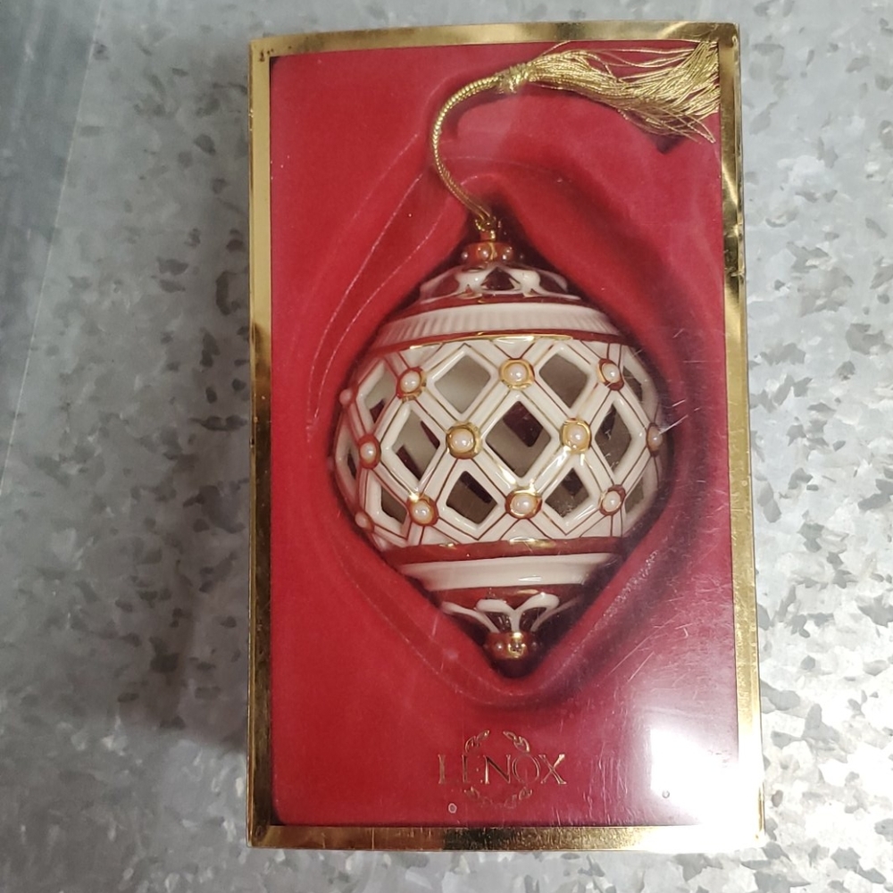 Lenox Florentine Ball Christmas Ornament